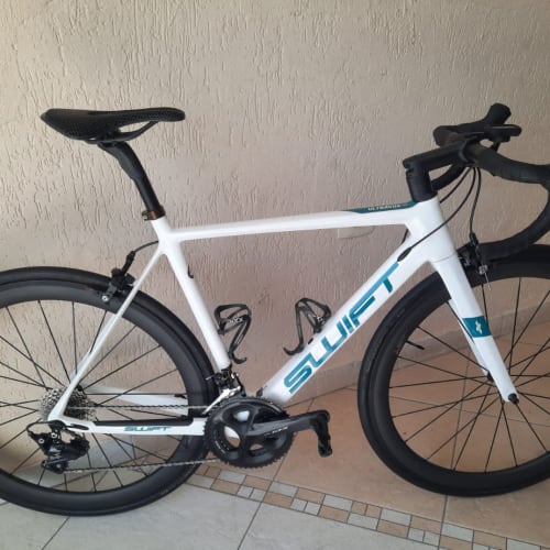 Cliente Axion Cycle com Roda de Carbono Rim Brake