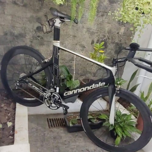 Cliente Axion Cycle com Roda de Carbono Rim Brake