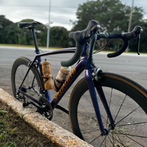 Cliente Axion Cycle com Roda de Carbono Rim Brake
