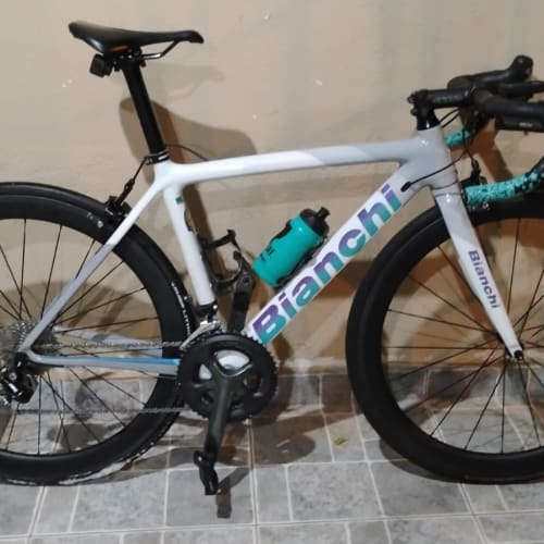 Cliente Axion Cycle com Roda de Carbono Rim Brake