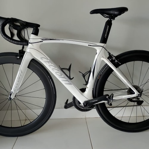 Cliente Axion Cycle com Roda de Carbono Rim Brake