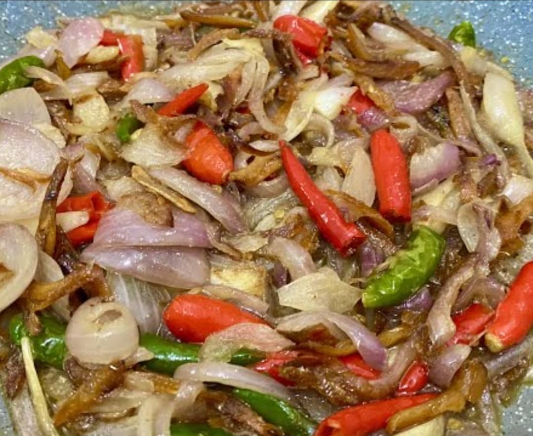 mejamakan - ikan bilis goreng bawang