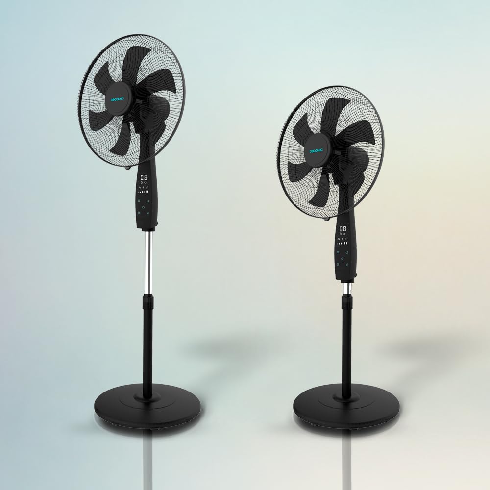 Ventilador de pie Cecotec EnergySilence 620 negro con mando a distancia, pantalla LED y 6 aspas sobre base redonda.
