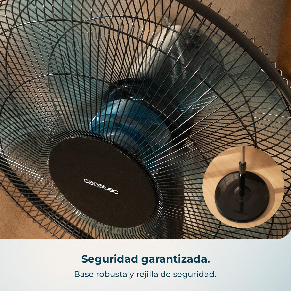 Ventilador de pie Cecotec negro con rejilla de seguridad protectora y base robusta circular