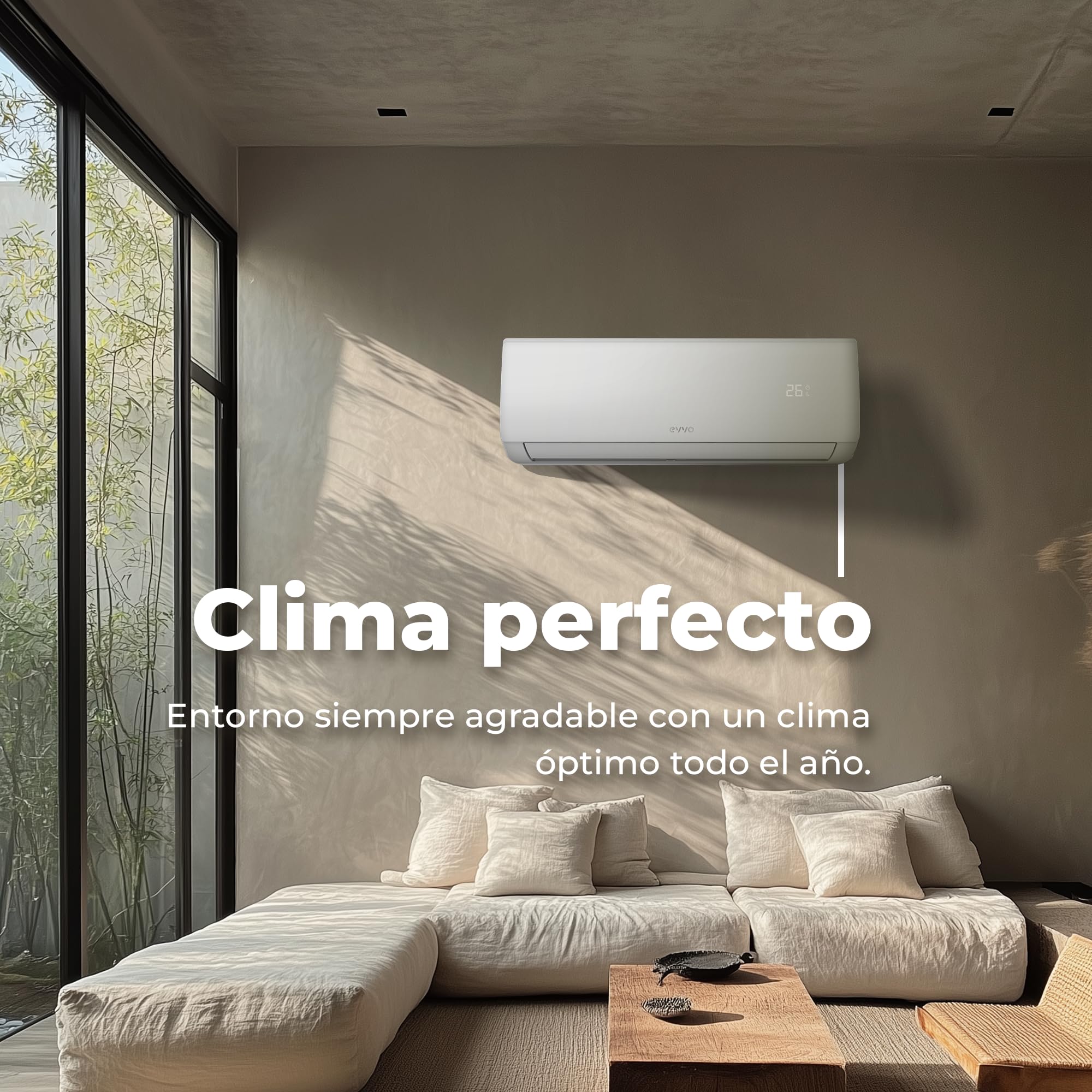 Aire acondicionado split EVVO blanco en salón moderno minimalista con sofá beige y luz natural