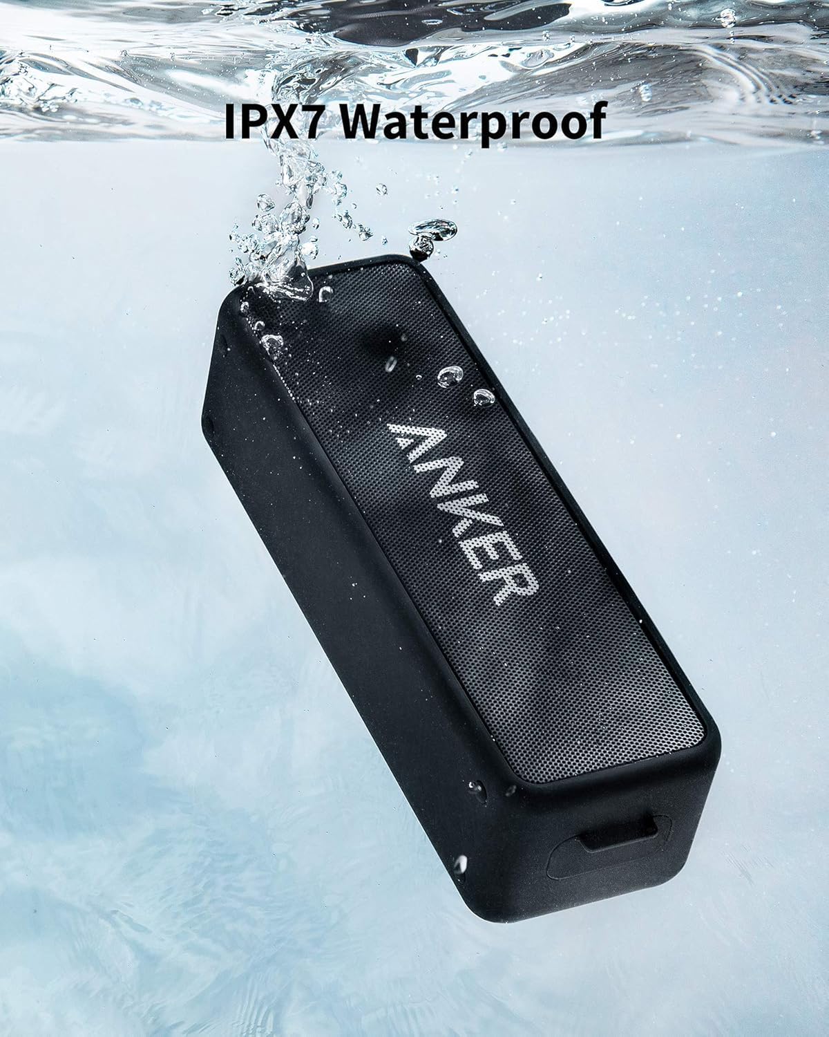 Altavoz Bluetooth Anker Soundcore 2 negro sumergido en agua mostrando resistencia IPX7