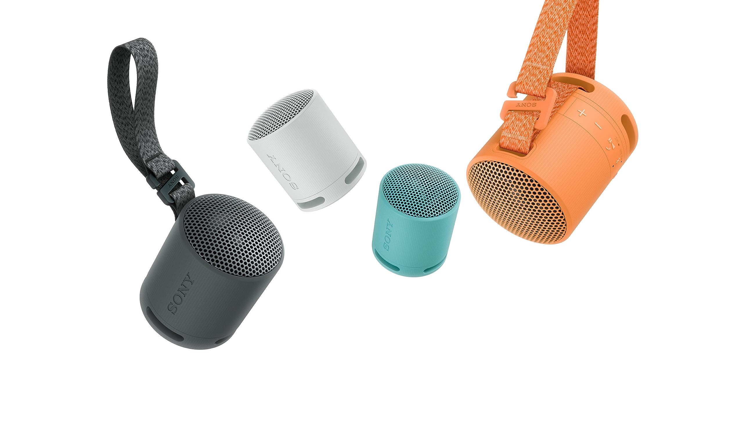 Cuatro altavoces Bluetooth Sony SRS-XB100 en negro, gris, turquesa y naranja con correa adaptable.