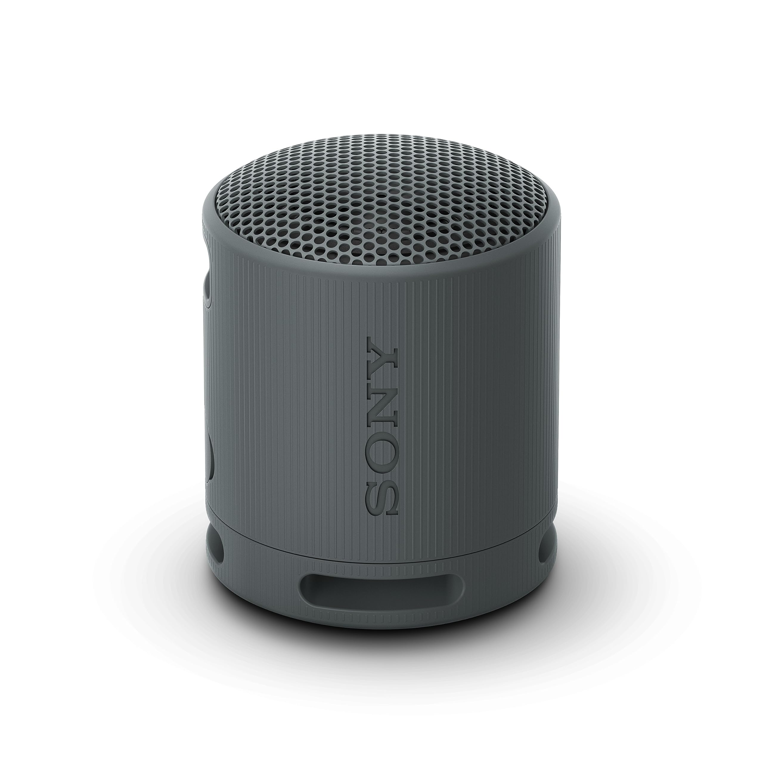 Altavoz Bluetooth Sony SRS-XB100 compacto y resistente al agua IP67 en color negro.