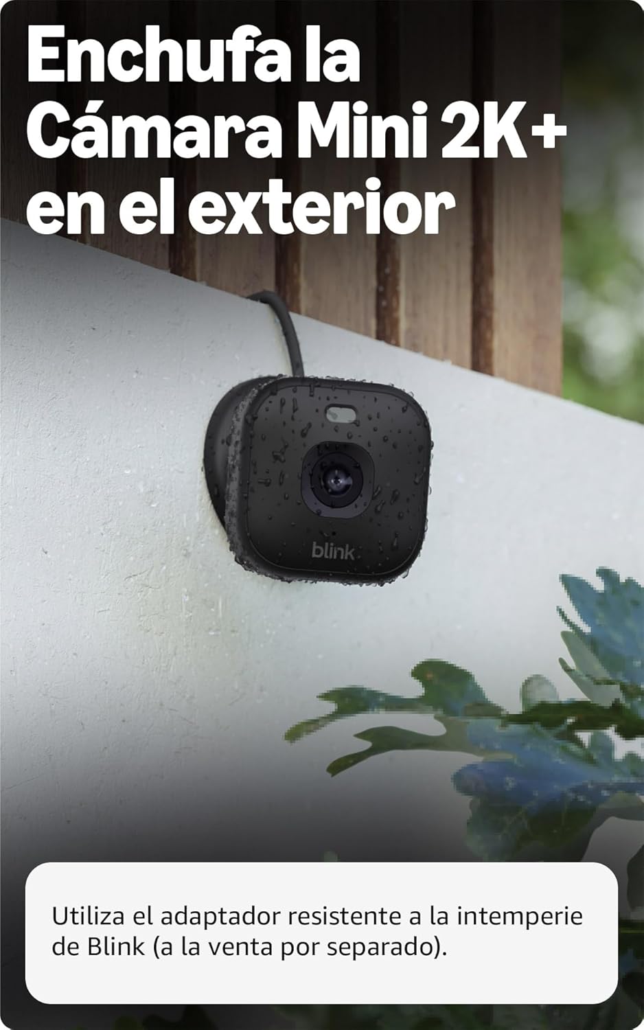 Cámara Mini 2K+ Blink negra instalada en muro exterior resistente al agua