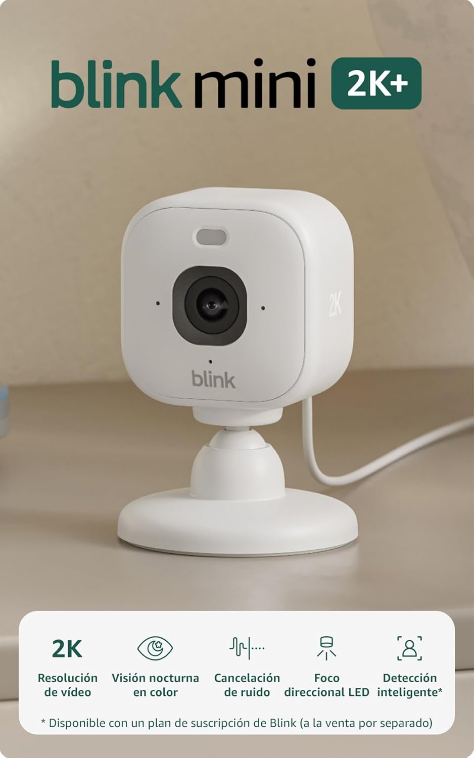 Cámara Blink Mini 2K+ blanca con soporte y cable en fondo neutro.