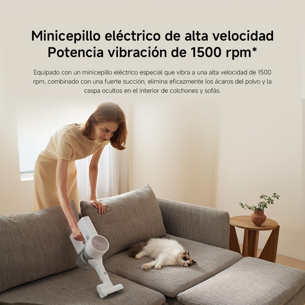 Mujer usando aspiradora inalámbrica Xiaomi G20 en sofá con gato