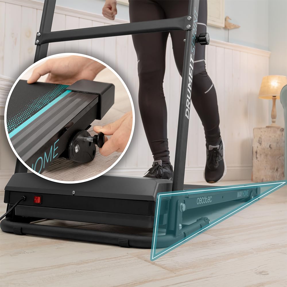 Cinta de correr plegable Cecotec DrumFit WayHome 1400 Sprint en negro con detalles turquesa sobre superficie de carrera