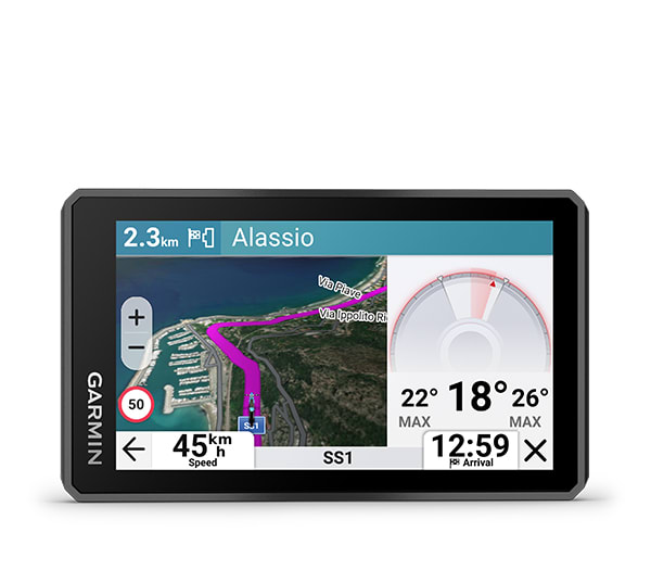 GPS Garmin con pantalla mostrando mapa de navegación, velocidad y temperatura ambiente
