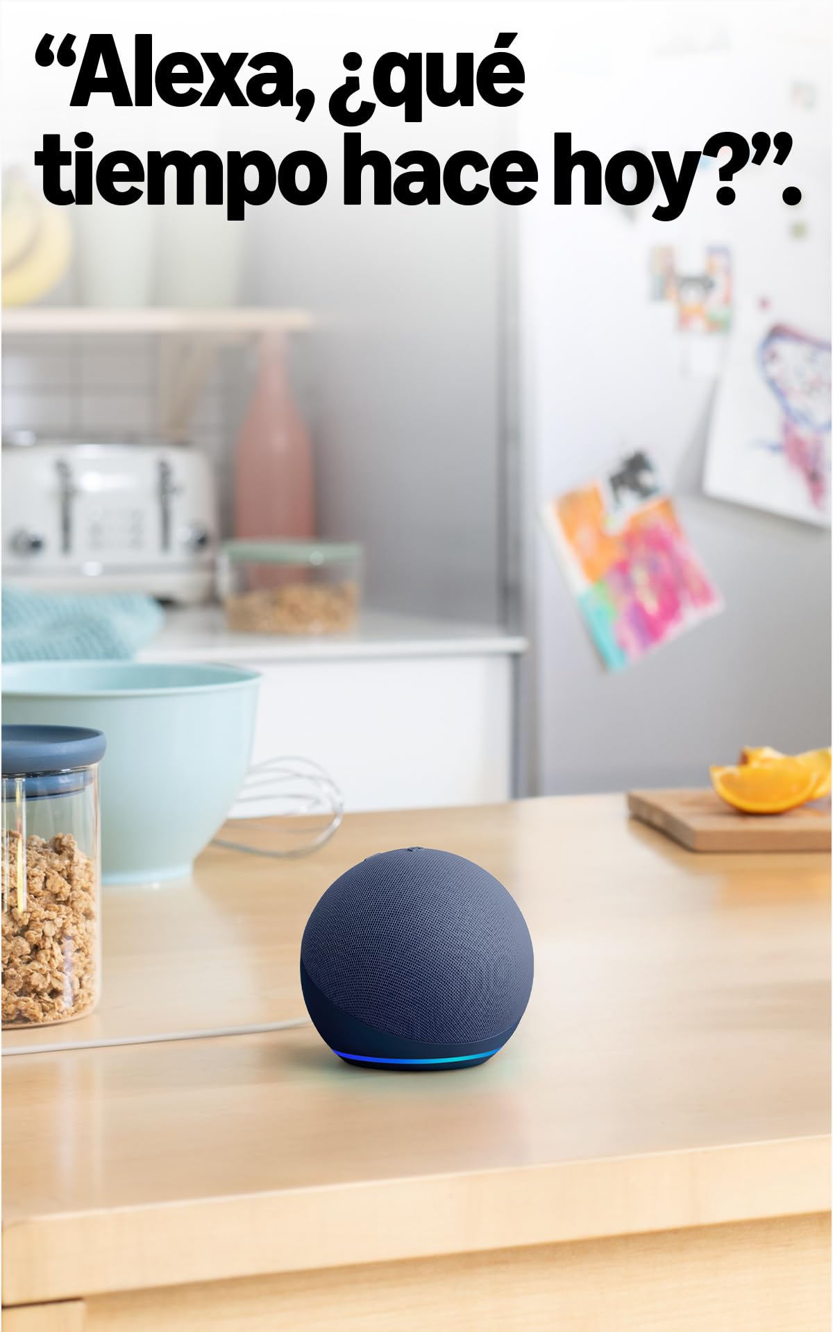 Echo Dot antracita en cocina con Alexa activada y texto destacado