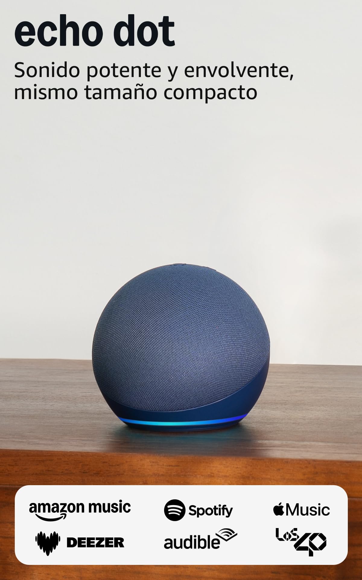 Echo Dot azul, altavoz inteligente potente en mesa de madera