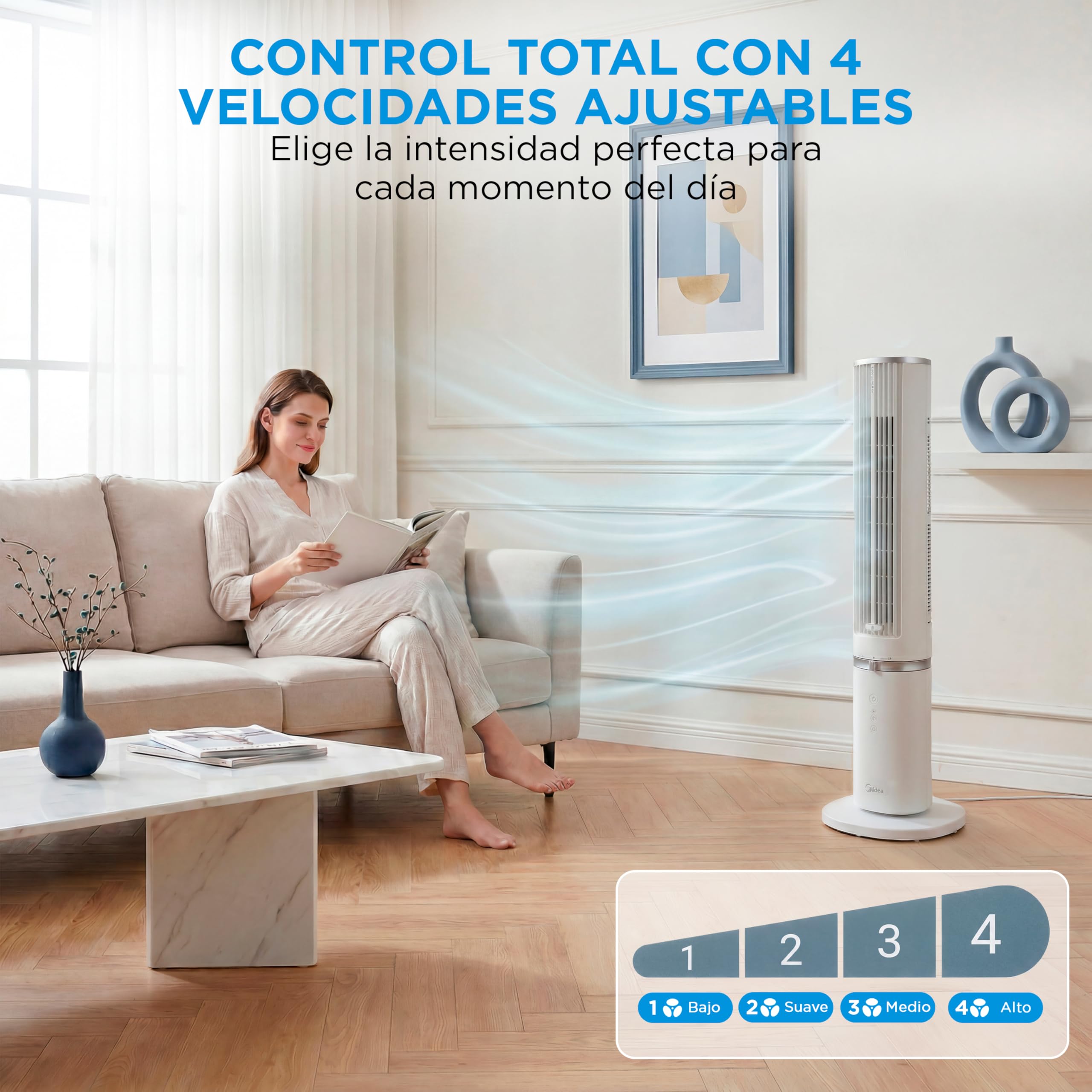 Ventilador torre Midea con 4 velocidades junto a mujer leyendo en sala.