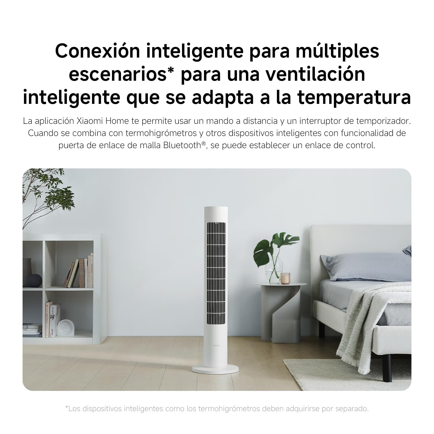 Xiaomi Smart Tower Fan 2 en un dormitorio moderno con control inteligente.