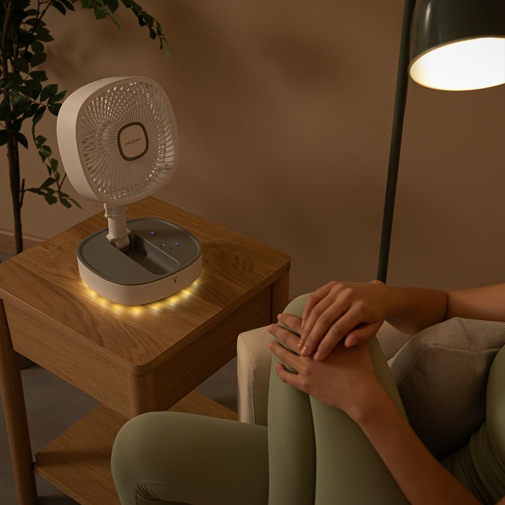 Ventilador portátil plegable Cecotec con luz LED y control táctil