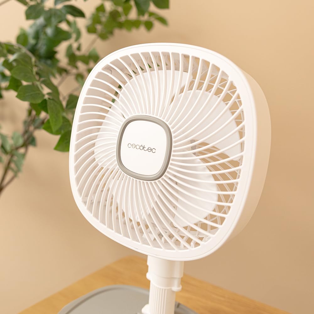 Ventilador portátil plegable blanco Cecotec EnergySilence en mesa interior