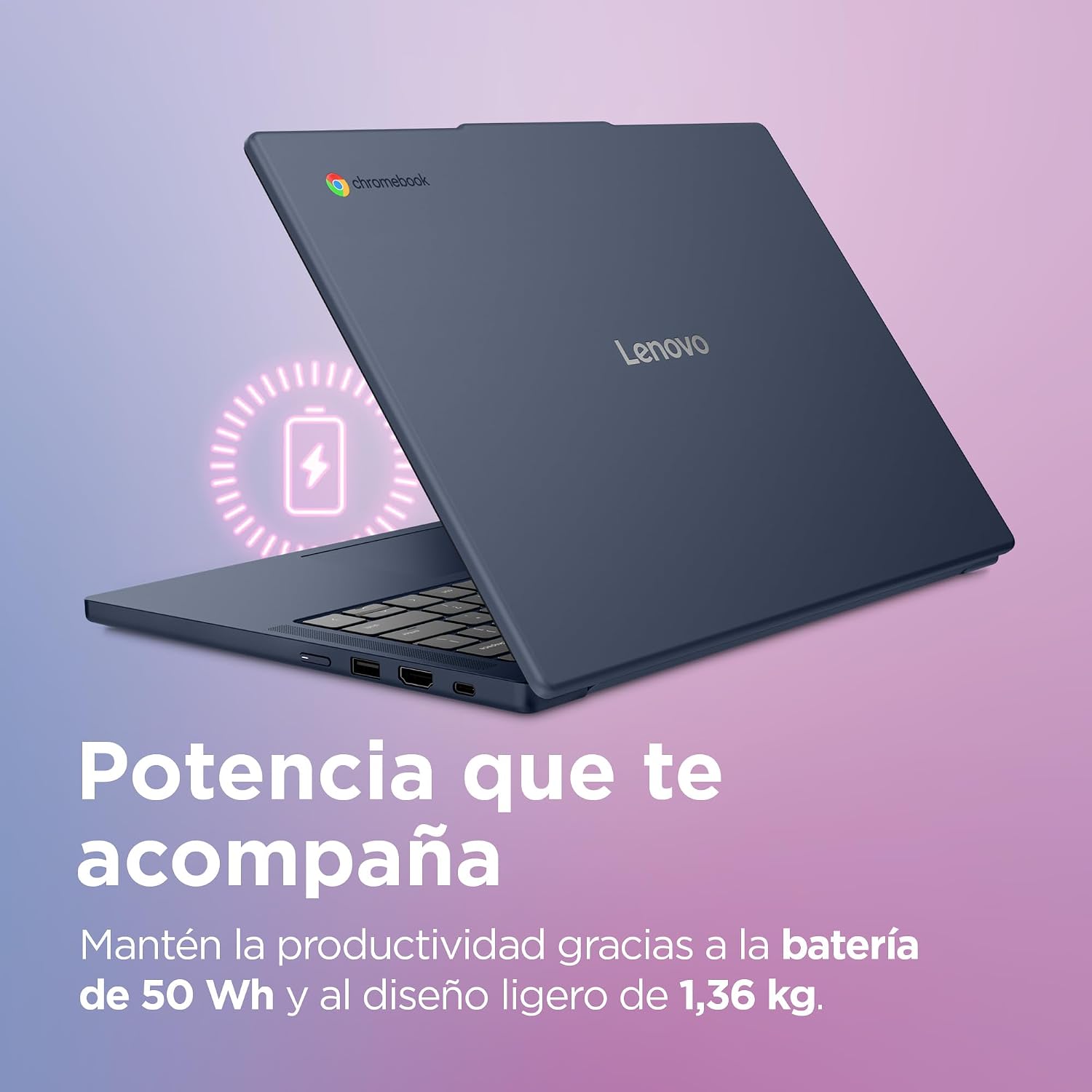 Portátil Lenovo Chromebook azul oscuro parcialmente abierto, fondo azul-rosa, icono de batería, texto en español.