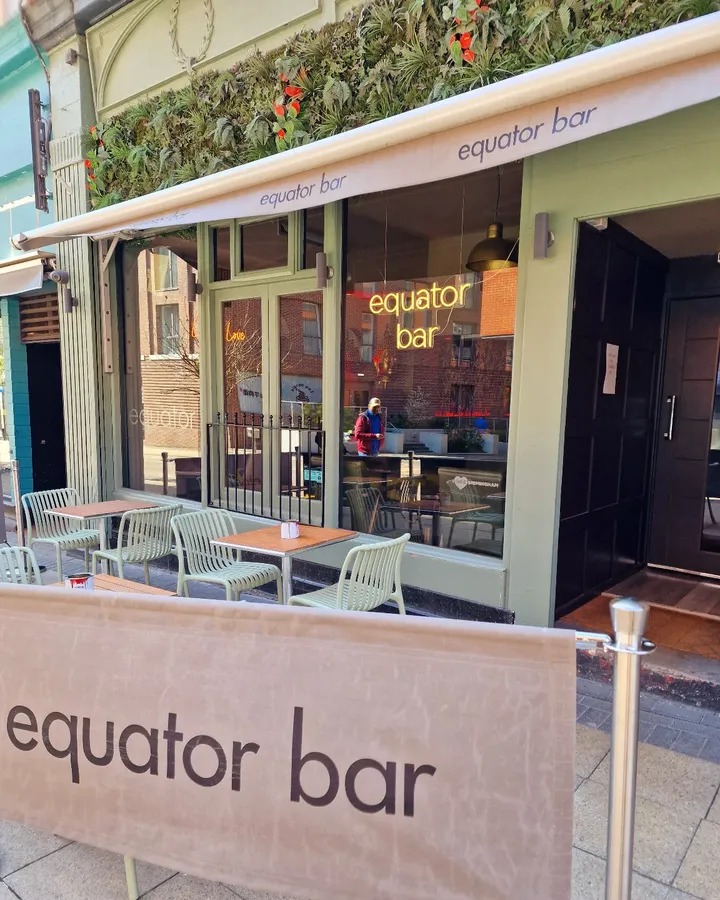 Equator Bar