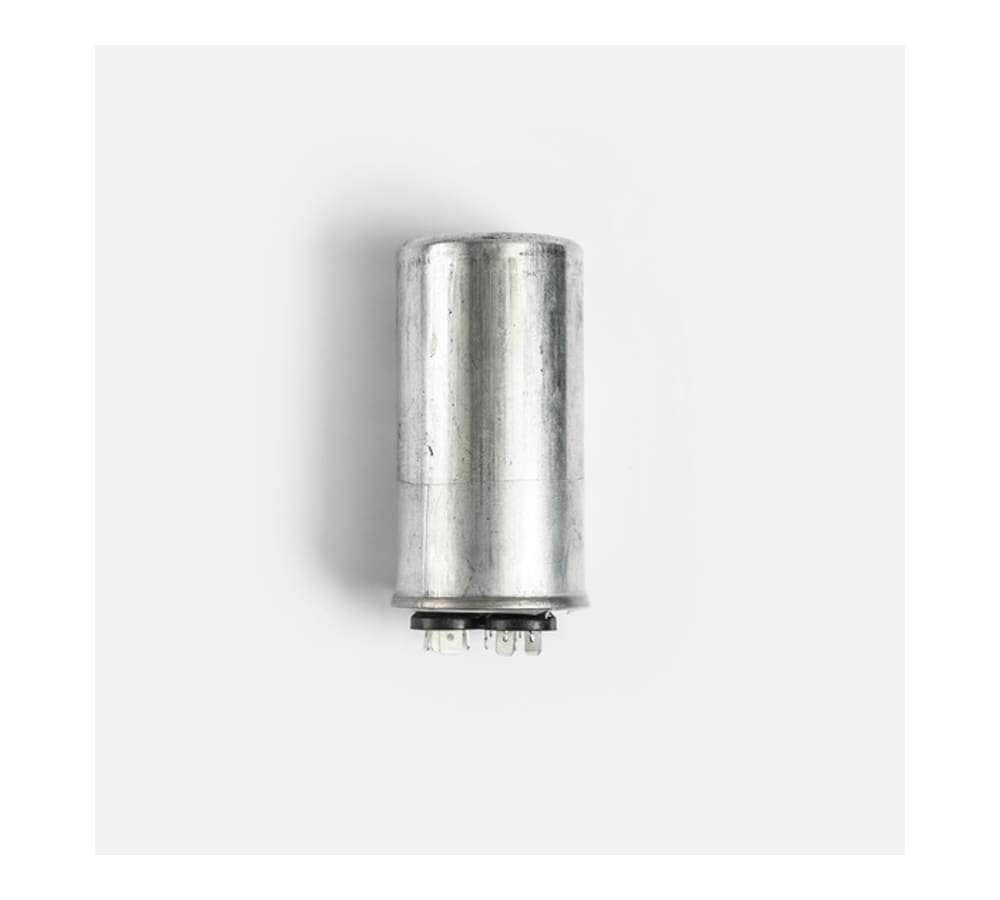 CAPACITOR 10UF 370V GENÉRICO