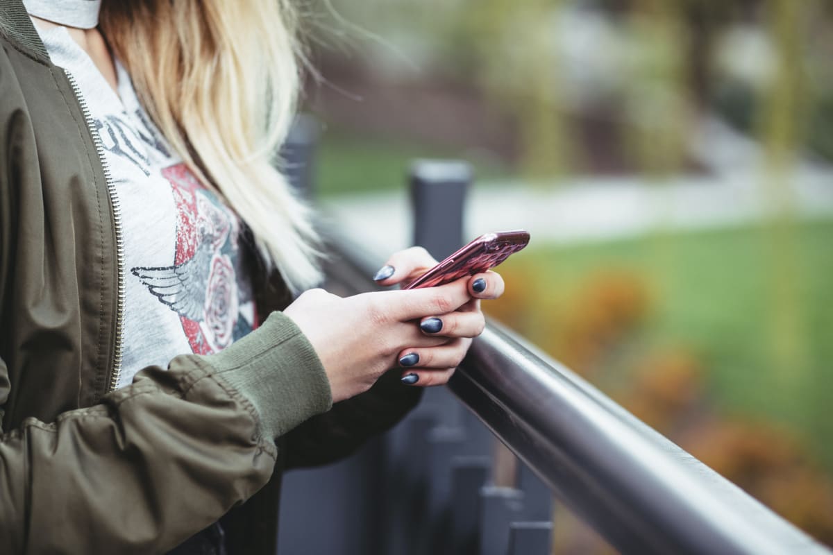 client receiving text message reminders