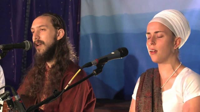 Ram Dass and Nirinjan Kaur Sing Namo Namo at Sat Nam Fest