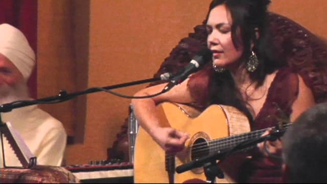 Sarva Mangala and Apenas Sale Aurora Live: Song of the Soul