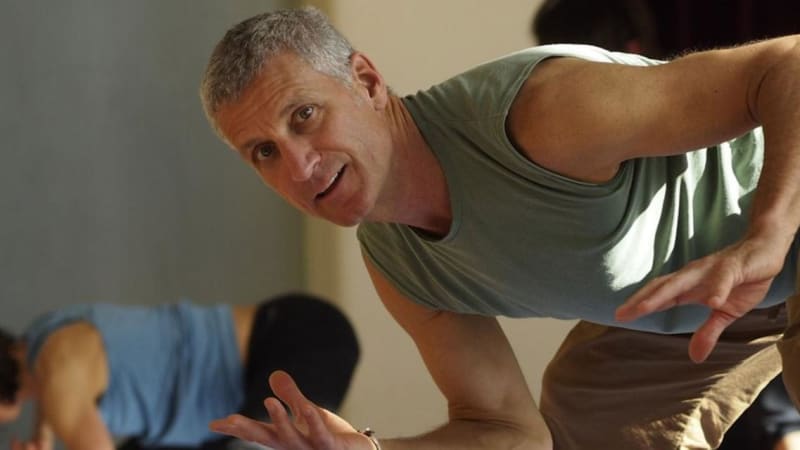 Yoga and Qigong: The Dance of Heaven and Earth