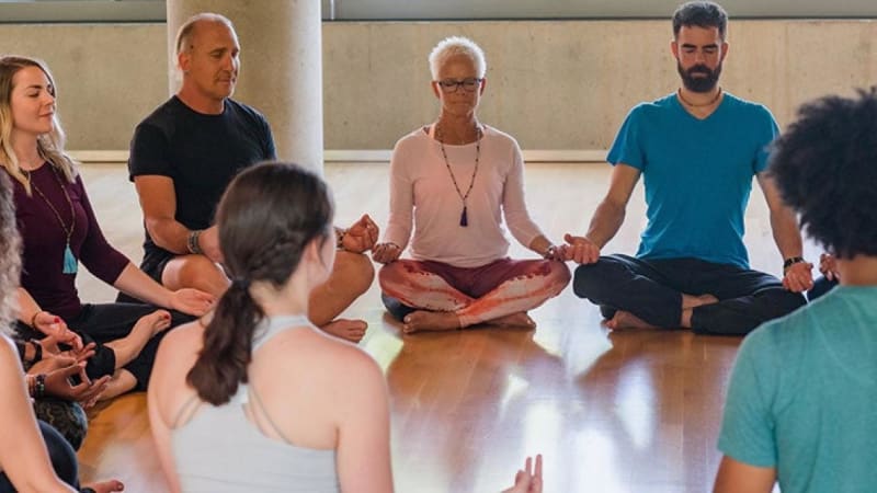 Facilitating Transformational Workshops: Group Dynamics and the Power of Presence