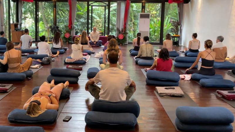 Overcoming Overthinking: Nondual Presence for Clarity & Flow