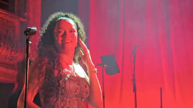 stage-performance-live