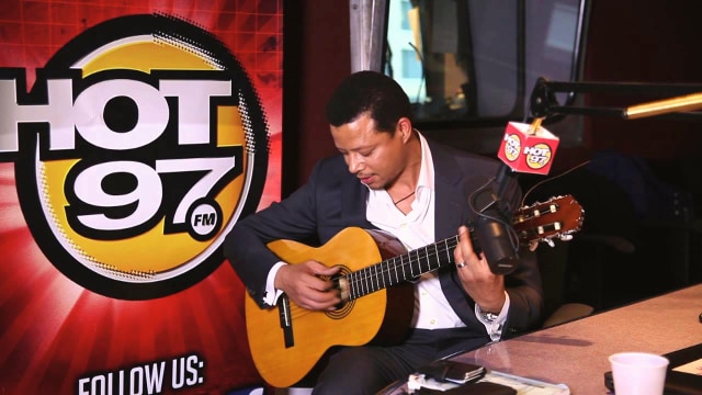 intimate-guitar-session