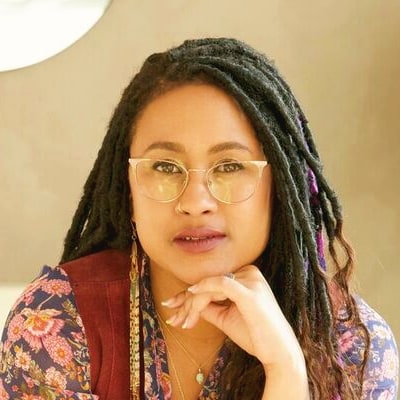 Dr. Sará King