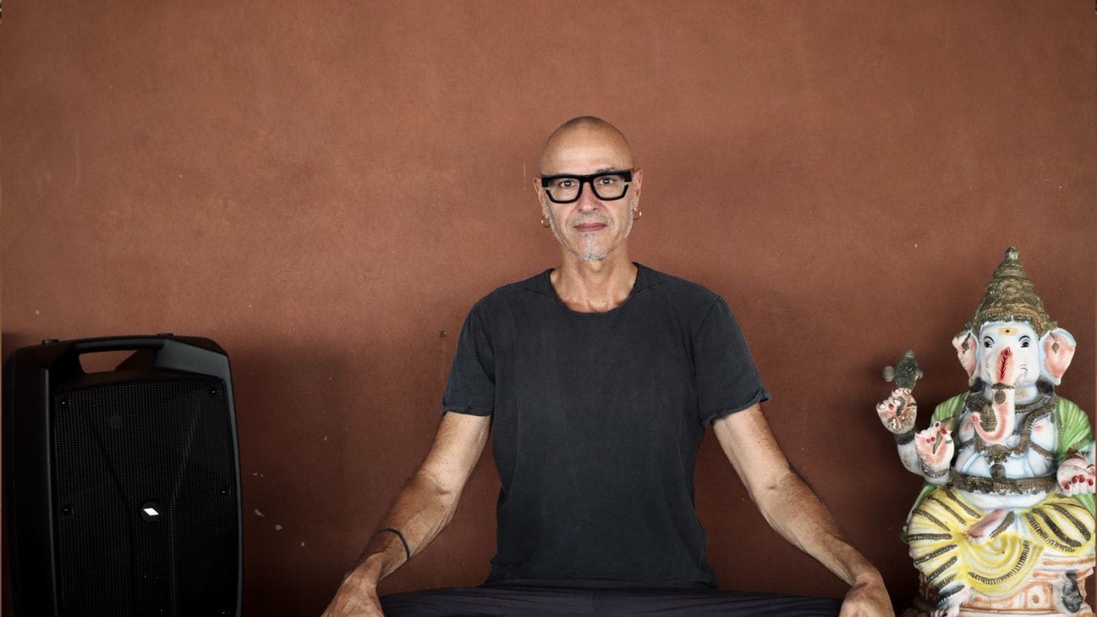 The Ashtanga vinyasa system & Sound Immersion – Yotam Agam, Trini Center, India