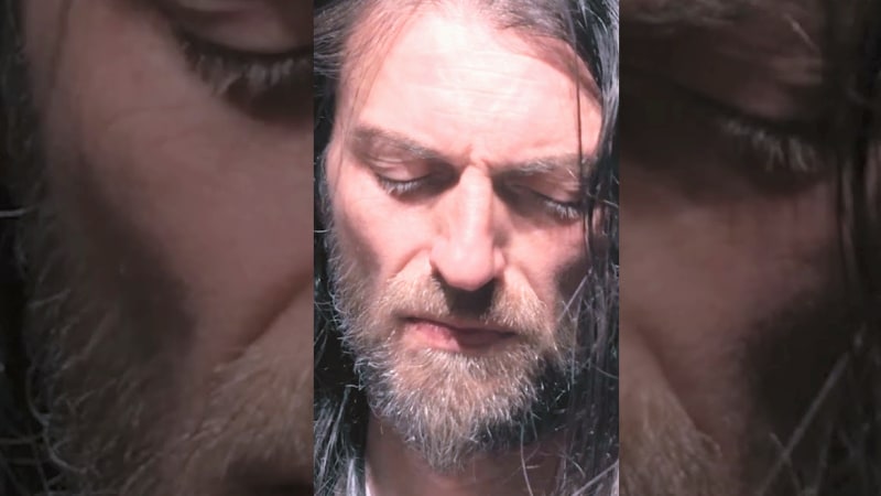 Sound as Surrender: Estas Tonne's Minimalist Prayer