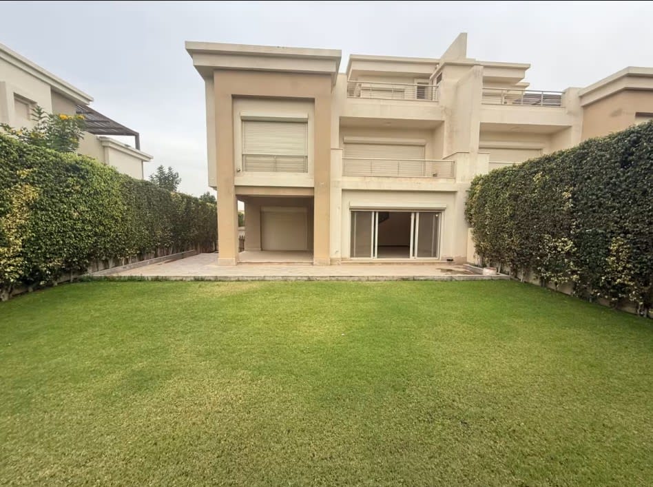 Advantages and Disadvantages of Living in Compounds in Egypt