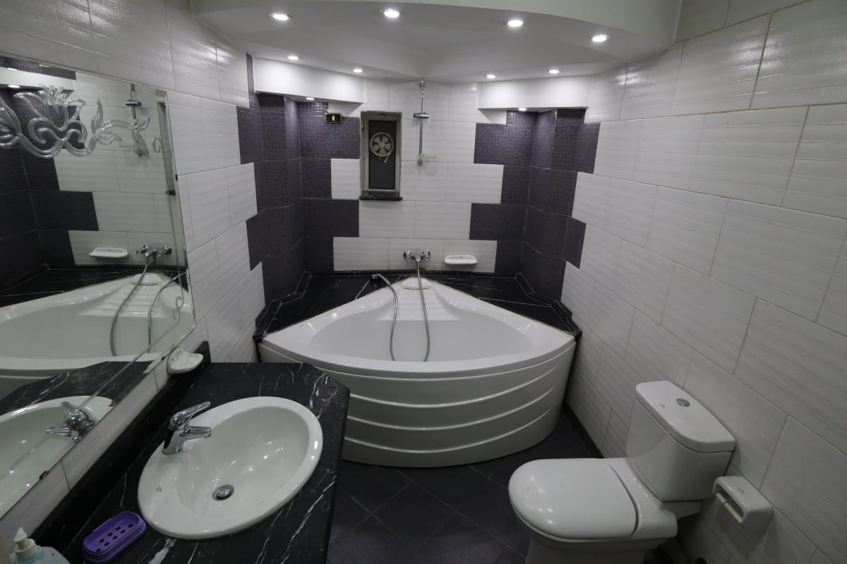 Bright & Elegant Apartment with Balcony in Maadi