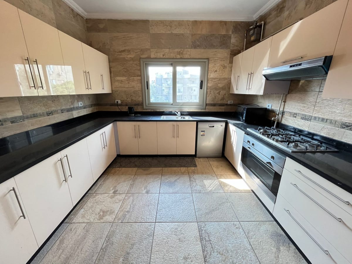 Luxury Duplex Roof for Rent in Maadi 