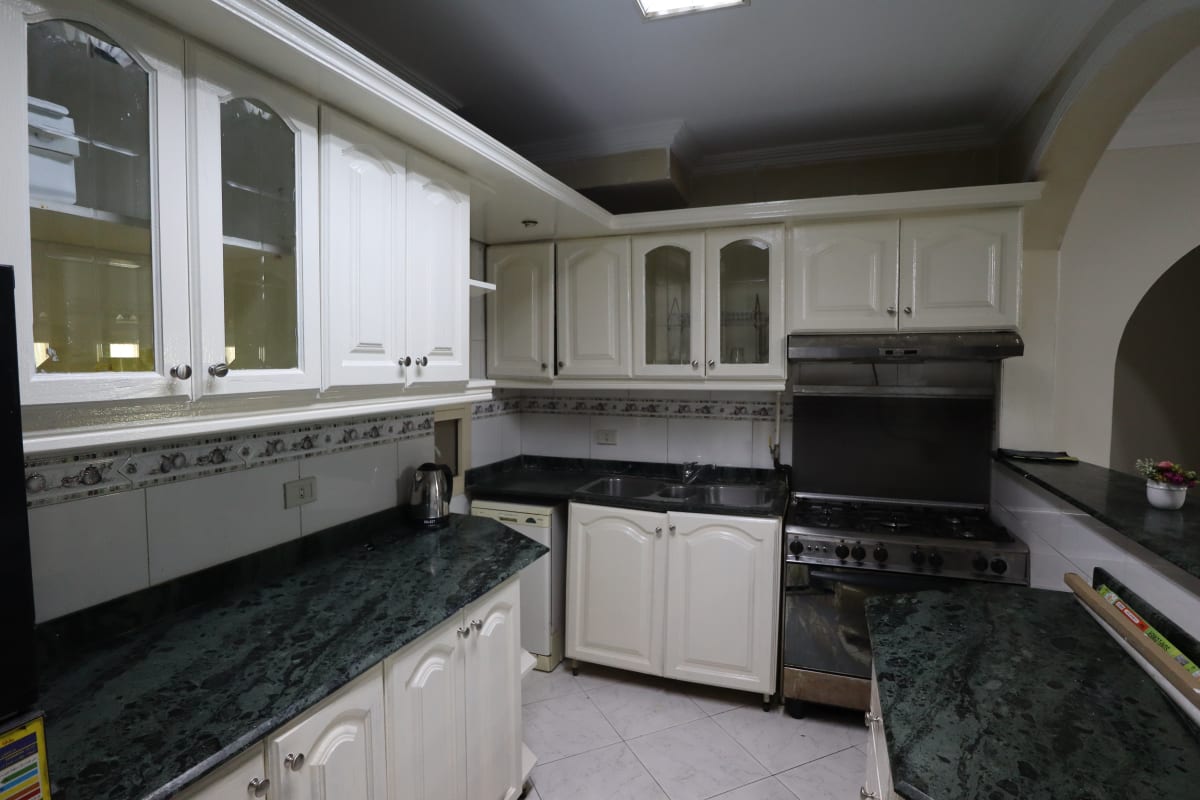Bright || 3-Bedroom Apartment with Balcony & Pool in Maadi