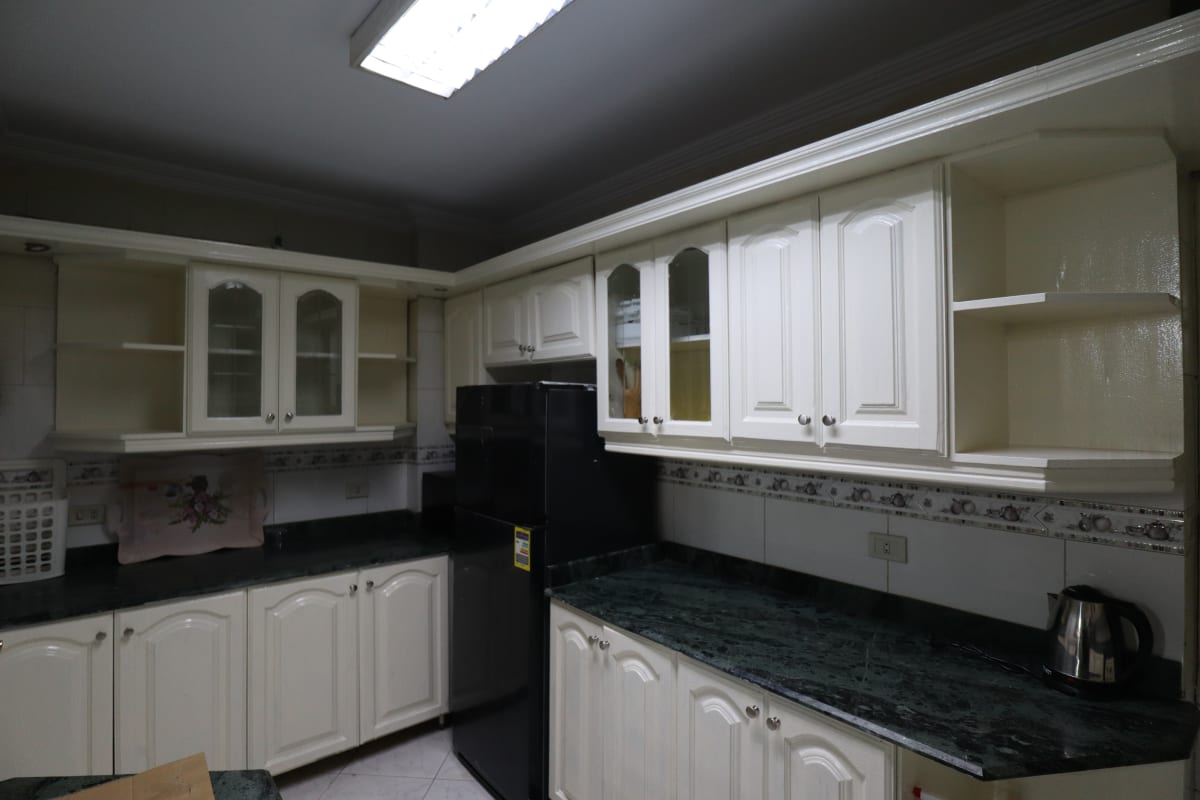 Bright || 3-Bedroom Apartment with Balcony & Pool in Maadi