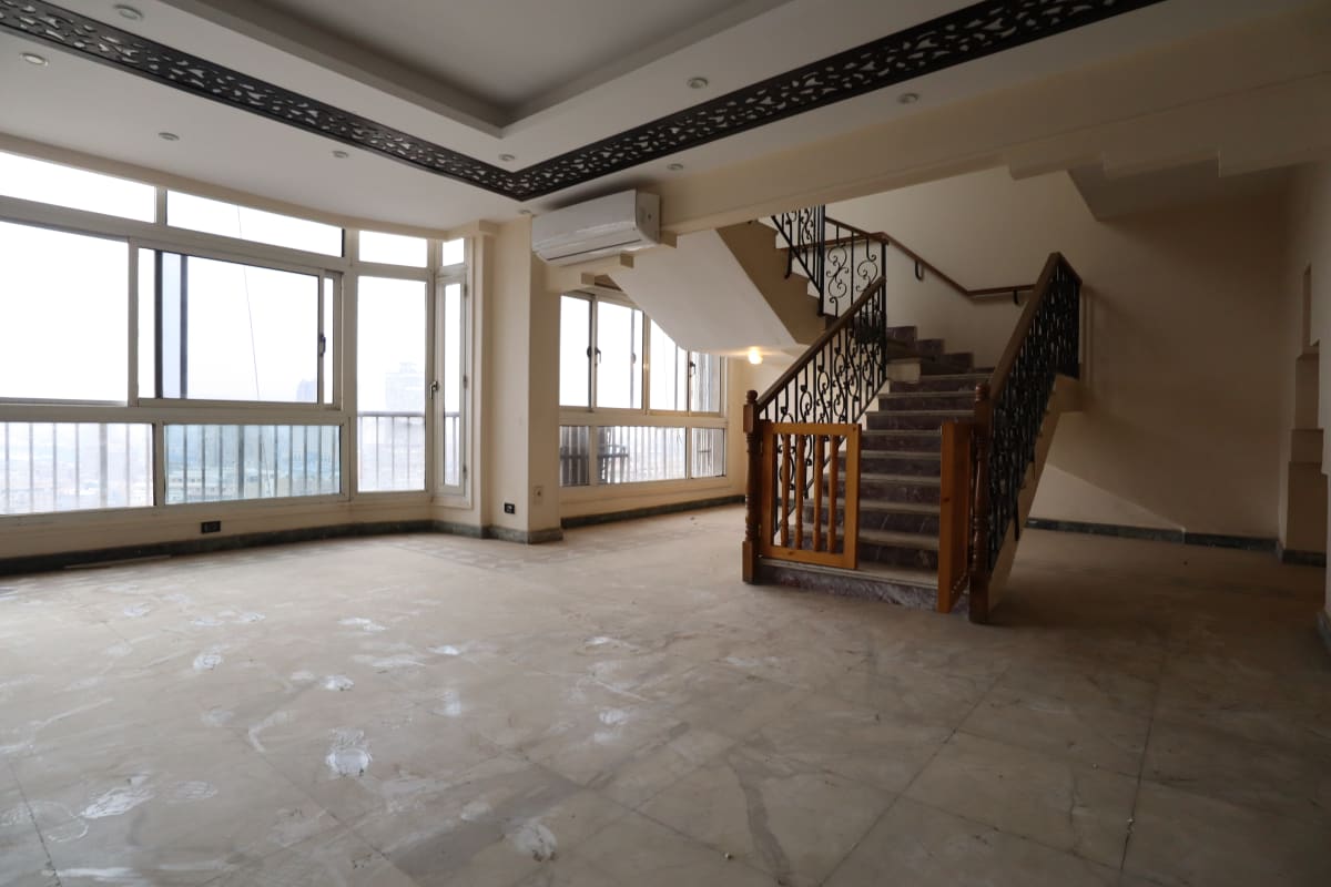 Unfurnished Apartment For Rent In Neighborhood Of Zamalek.