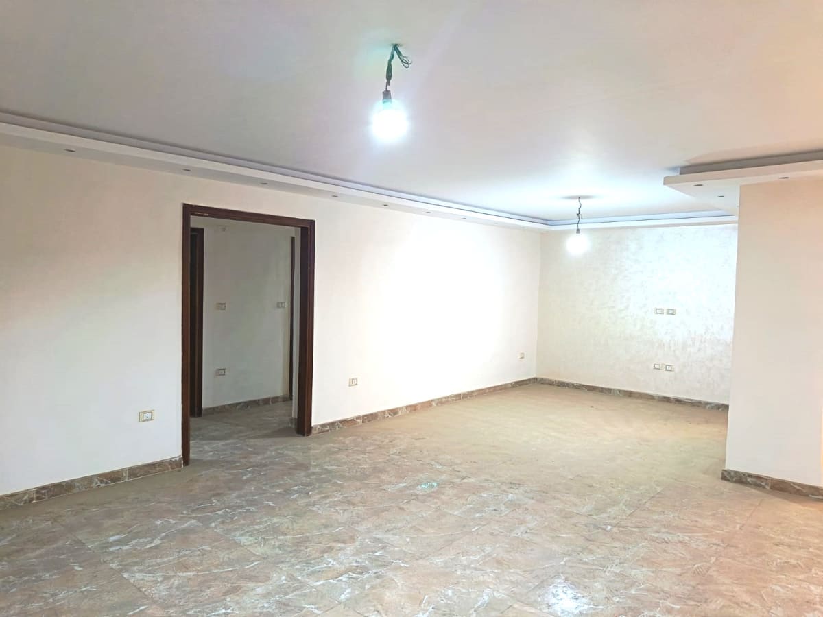 Administrative Office  For Rent In Cornish El Maadi | 195 Sqm | Well-Maintained