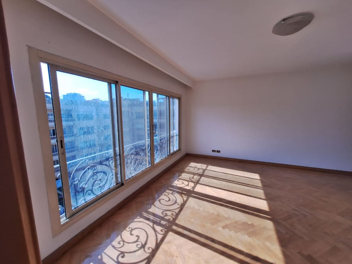 Amazing Penthouse With Pool For Rent In Maadi Sarayat.