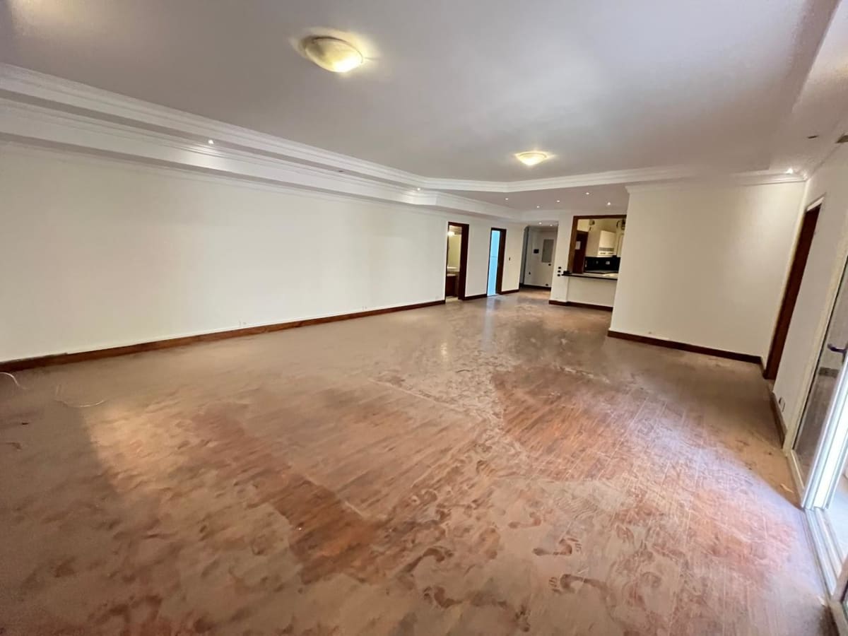 Semi-Furnished 4BR Ground Floor | Private Entrance | 400 sqm