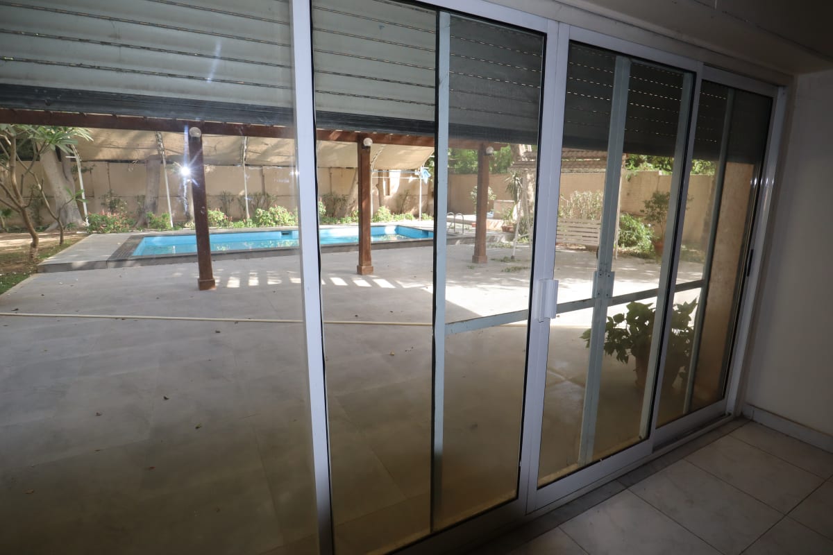 Elegant 5BR Villa | Private Garden & Prime Location