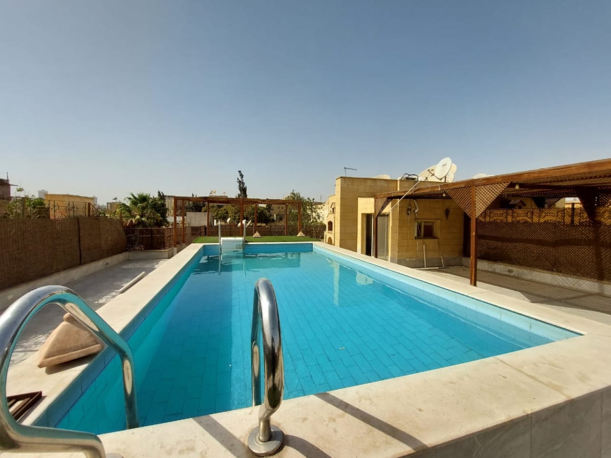 Elegant Penthouse | Balcony & Nature Views In Maadi