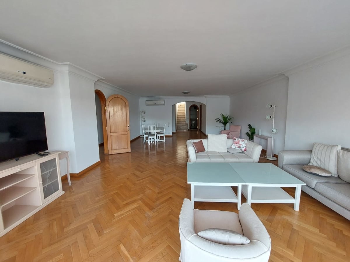 Elegant Penthouse | Balcony & Nature Views In Maadi