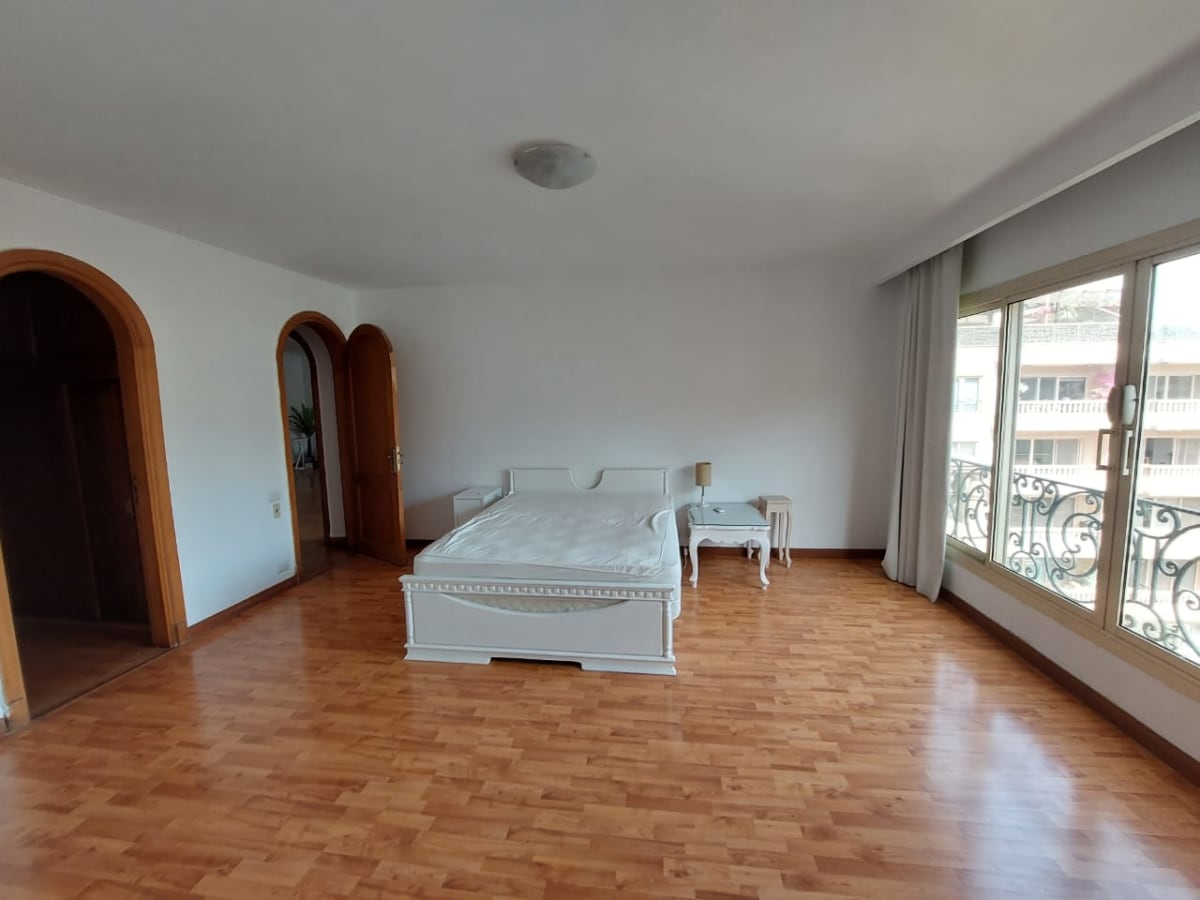 Elegant Penthouse | Balcony & Nature Views In Maadi